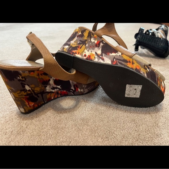 buckle platform sandals - Picture 5 of 5